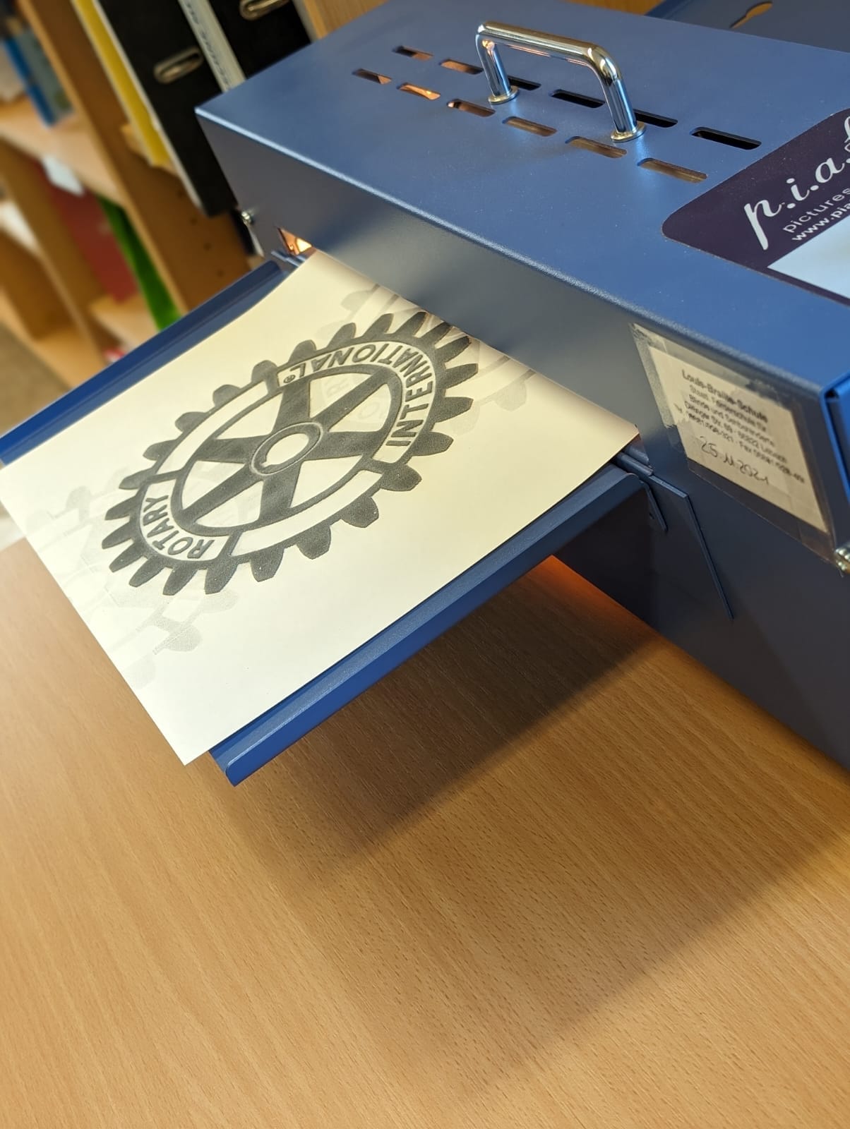 Schwellkopierer%20mit%20tastbarem%20Rotary%20Logo Schwellkopierer%20mit%20tastbarem%20Rotary%20Logo